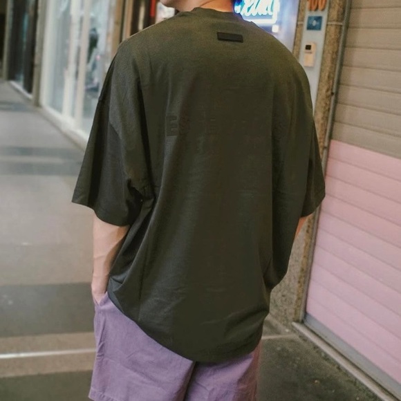 NWOT Essentials Forest Green Short Sleeve Tee - Picture 1 of 6